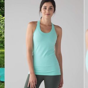 Lululemon racerback tank size 4, color tidal teal